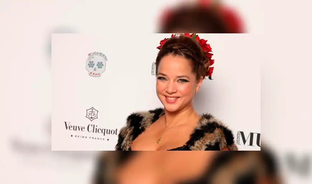 Este es el jumpsuit azul que Adamari López usó para resaltar su figura Este es el jumpsuit azul que Adamari López usó para resaltar su figura