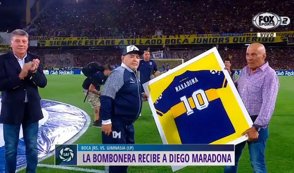 Diego Maradona pisó La Bombonera minutos antes de que empiece el partido. Foto: Captura Diego Maradona pisó La Bombonera minutos antes de que empiece el partido. Foto: Captura