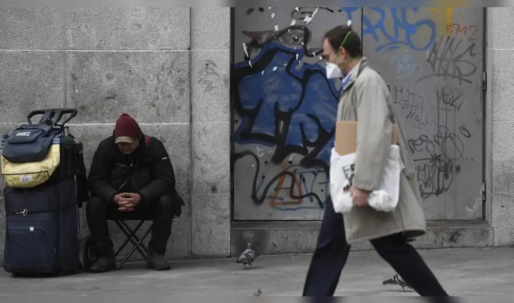 En medio de la crisis muchos indigentes con COVID-19 tendrán que dormir en las calles. (Foto: Euronews) En medio de la crisis muchos indigentes con COVID-19 tendrán que dormir en las calles. (Foto: Euronews)