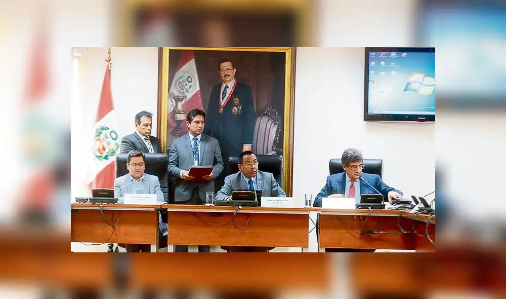 Ausencia de congresistas impide revisión de la denuncia contra Chávarry Ausencia de congresistas impide revisión de la denuncia contra Chávarry