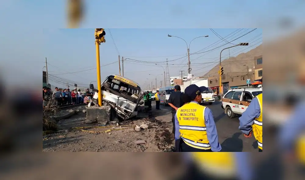 Carretera Central: tres muertos y 15 heridos dejó choque de 'chosicano' contra un poste [VIDEO]