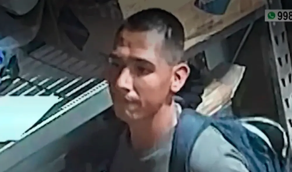 Si usted reconoce a este sujeto, puede comunicarse de manera anónima con la Policía Nacional, por medio de la línea 105. Foto: captura de América TV Si usted reconoce a este sujeto, puede comunicarse de manera anónima con la Policía Nacional, por medio de la línea 105. Foto: captura de América TV