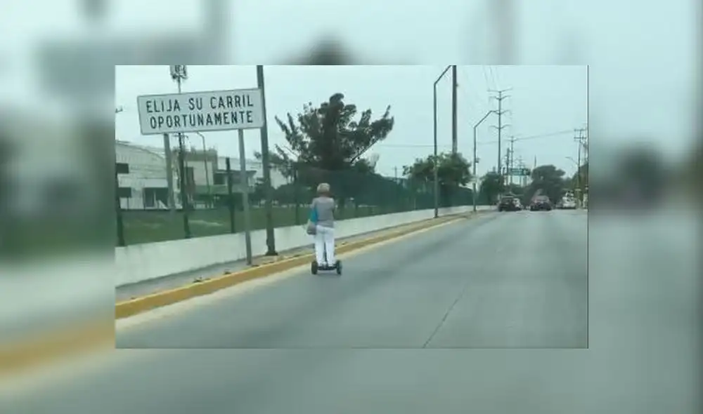 Anciana usa scooter en plena avenida y causa furor en redes sociales [VIDEO]