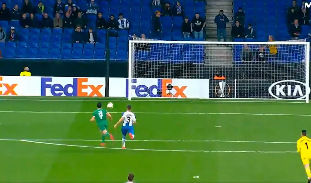 Pedro Neto quedó absolutamente solo frente al arco del Espanyol. De forma increíble, su remate terminó afuera del campo. Foto: Movistar. Pedro Neto quedó absolutamente solo frente al arco del Espanyol. De forma increíble, su remate terminó afuera del campo. Foto: Movistar.