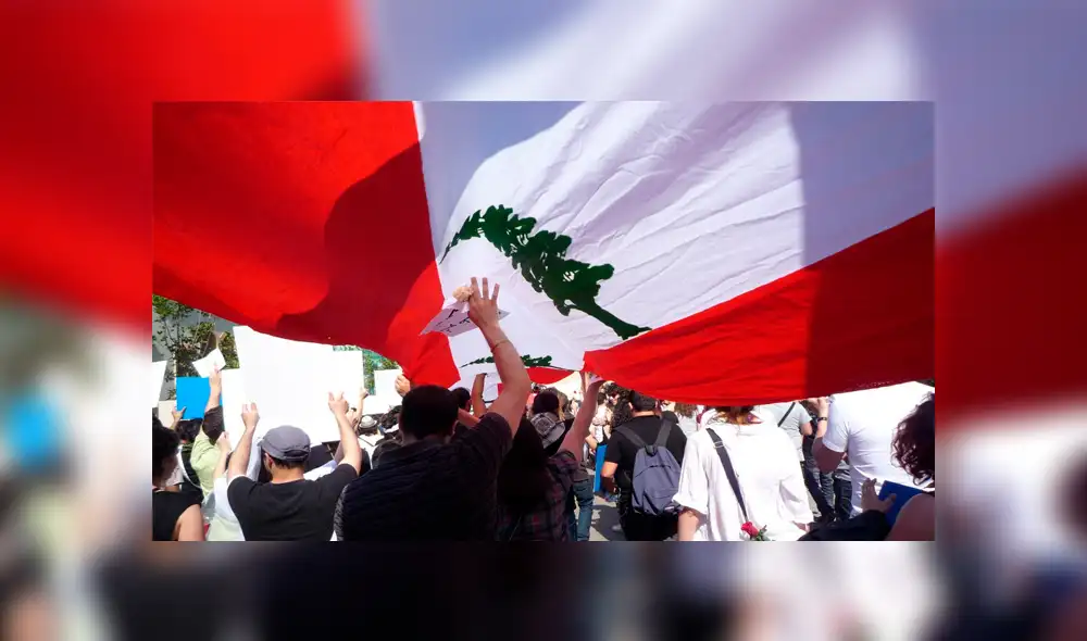 Seis dólares para hablar por WhatsApp: el nuevo impuesto que desató las protestas y el caos en Líbano [VIDEO]