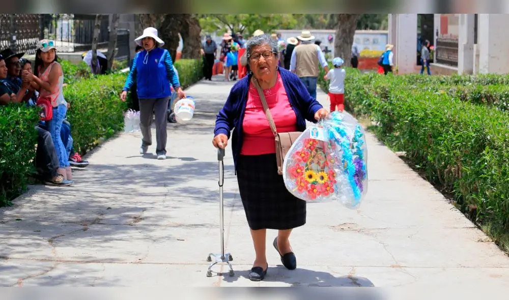 Música y oración en el Día de Todos los Santos en Arequipa. Fotógrafo: Oswald Charca. Música y oración en el Día de Todos los Santos en Arequipa. Fotógrafo: Oswald Charca.