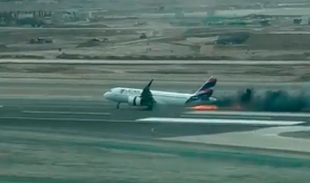 Aún se desconoce si hay víctimas tras el accidente aéreo. Foto: captura de video / La República Aún se desconoce si hay víctimas tras el accidente aéreo. Foto: captura de video / La República