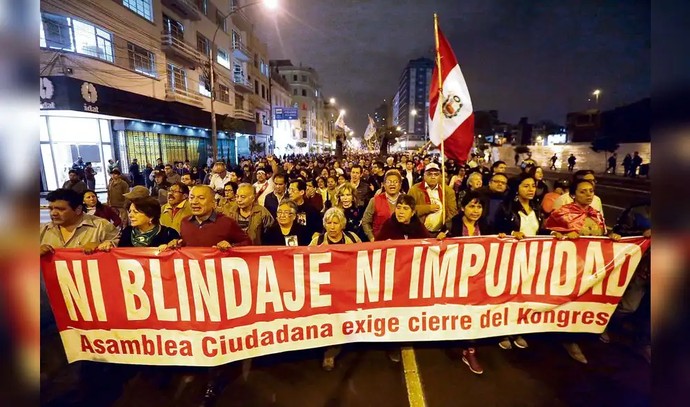 Masivo rechazo a impunidad de Chávarry, Becerril y fuga de Hinostroza