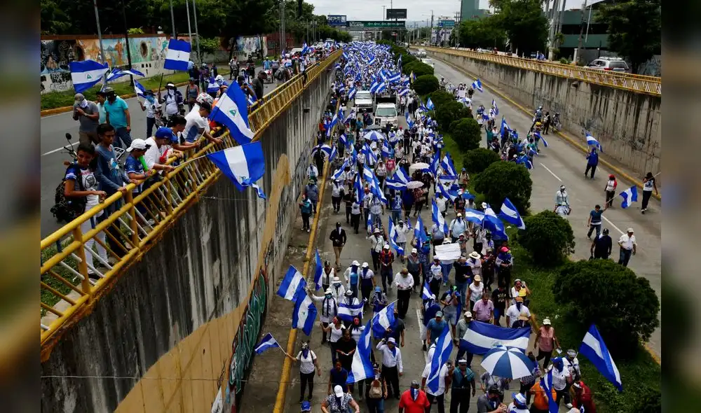 Destitución de maestros provoca protestas y desobediencia estudiantil Destitución de maestros provoca protestas y desobediencia estudiantil