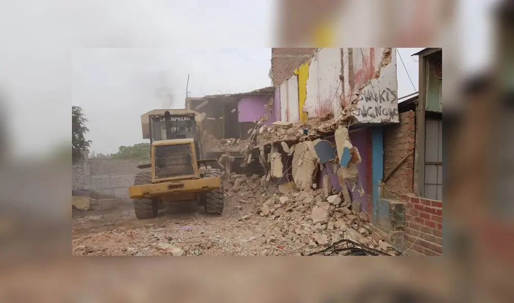 Antes de la demolición se decomisó cerveza, muebles, artefactos electrónicos, sillas, mesas, tarimas, colchones, entre otros. (Foto: Christian Moreno / La República) Antes de la demolición se decomisó cerveza, muebles, artefactos electrónicos, sillas, mesas, tarimas, colchones, entre otros. (Foto: Christian Moreno / La República)
