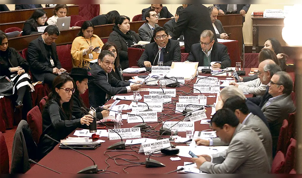 Fujimorismo se opone a proyecto de paridad de género en los partidos