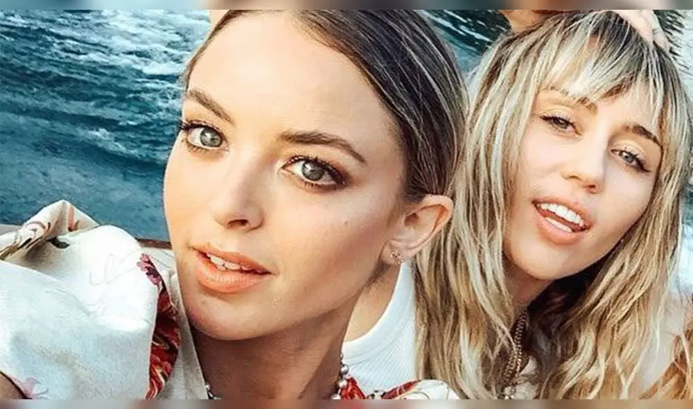 Miley Cyrus y Kaitlynn Carter Miley Cyrus y Kaitlynn Carter