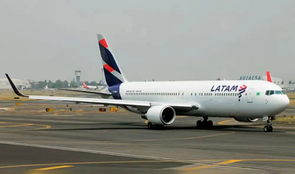 Adolescente chilena muere dentro de un avión