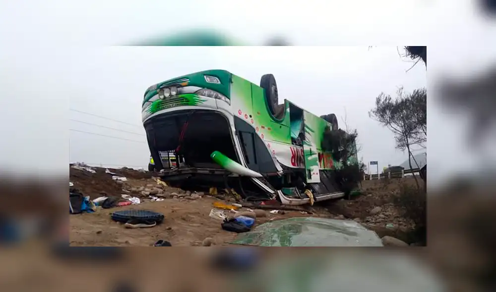 Dos muertos y doce heridos tras accidente en la Panamericana Sur [VIDEO]