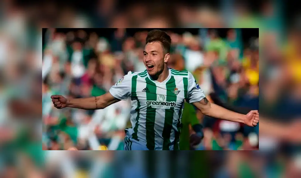 Español juega en el Real Betis Balompié de la LaLiga Santander como delantero centro. (Foto: El Confidencial)