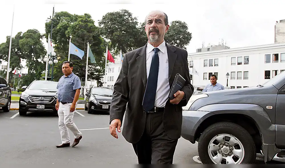 Montenegro pide a aprista Mulder no victimizarse y aclarar audios