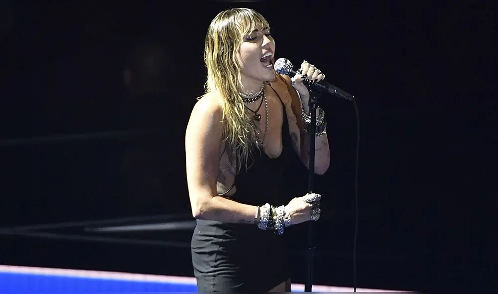 Liam Hesmworth se enteró por redes sociales de su separación con Miley Cyrus