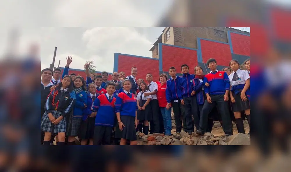 Estudiantes sembraron 100 árboles en colegio de San Juan de Lurigancho.
