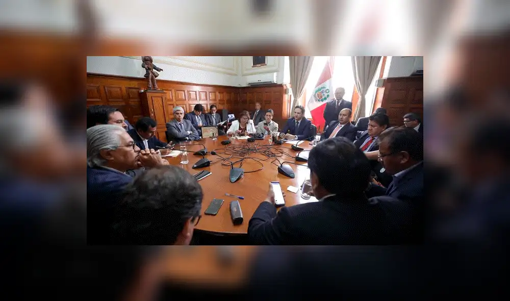 Fuerza Popular y Apra dilatan debate de semana de representación en Junta de Portavoces Fuerza Popular y Apra dilatan debate de semana de representación en Junta de Portavoces