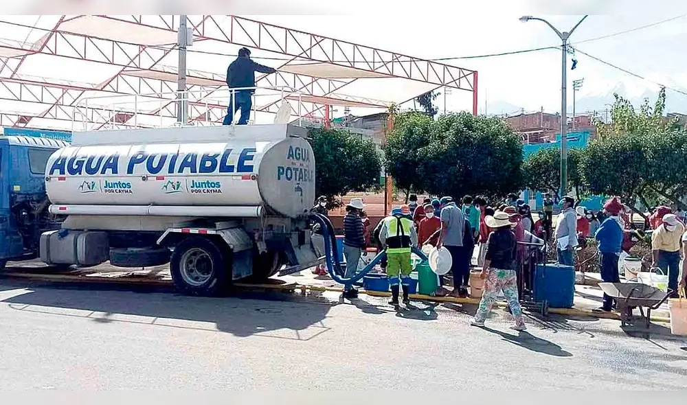 abastecimiento. Sedapar intentó paliar la emergencia con la distribución de carros cisterna. Lamentablemente no pudo satisfacer las necesidades de usuarios.