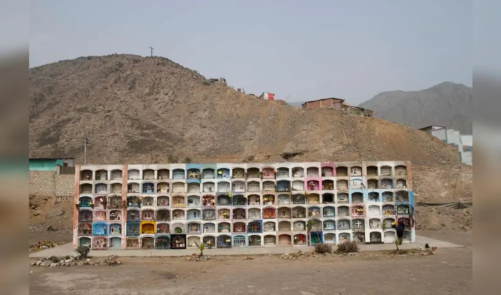 Miles visitan cementerios Padre Eterno, El Ángel y Collique para rendir homenaje a sus madres [FOTOS]