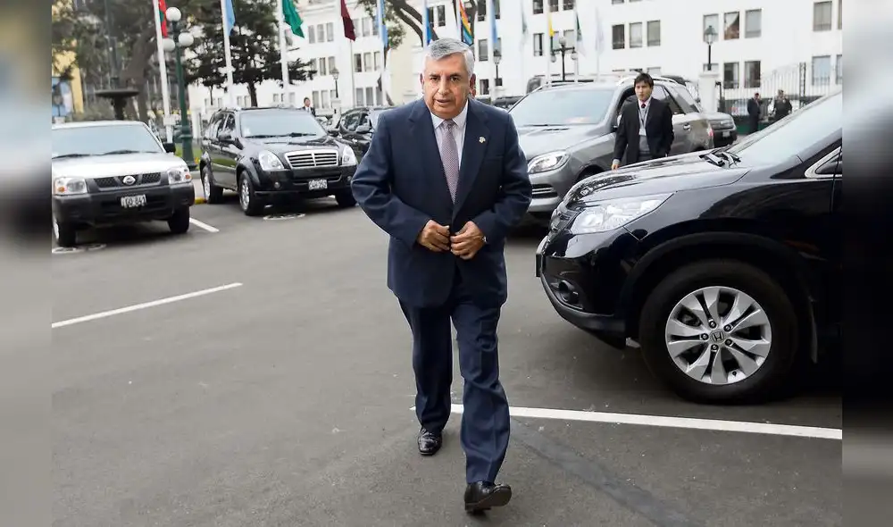 Proponen que Comisión de Ética evalúe plagio de fujimorista Elard Melgar
