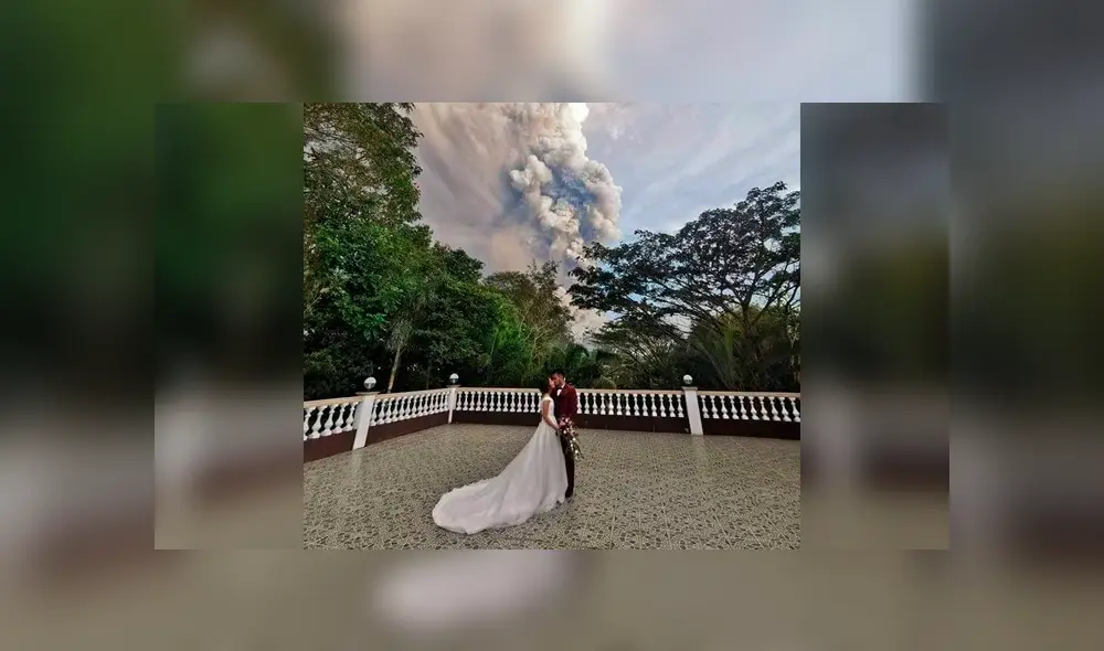 Pareja celebra su matrimonio durante la erupción de un volcán [FOTOS Y VIDEO]