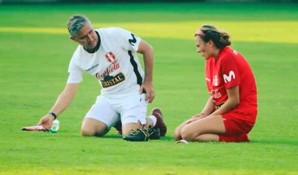 Claudia Cagnina se convirtió en la primera futbolista convocada en una selección peruana que juega en la Champions League Femenina. Claudia Cagnina se convirtió en la primera futbolista convocada en una selección peruana que juega en la Champions League Femenina.
