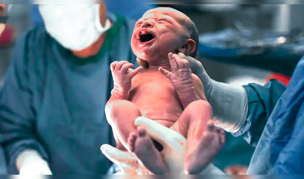 Mujer denuncia a hospital porque médicos le practicaron cesárea sin anestesia