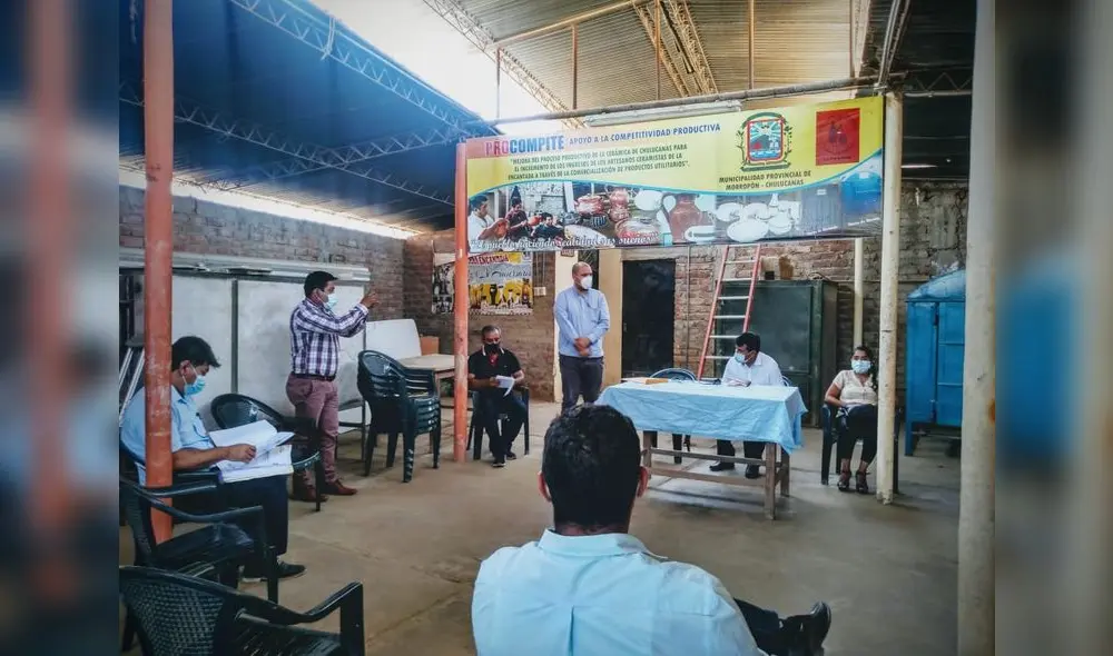 Autoridades se reúnen para apoyar a los artesanos de la región Autoridades se reúnen para apoyar a los artesanos de la región