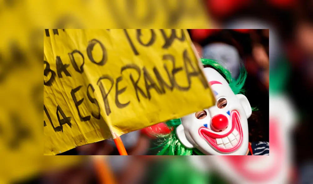 Los chilenos salieron a protestar de una forma peculiar por Halloween. Los chilenos salieron a protestar de una forma peculiar por Halloween.