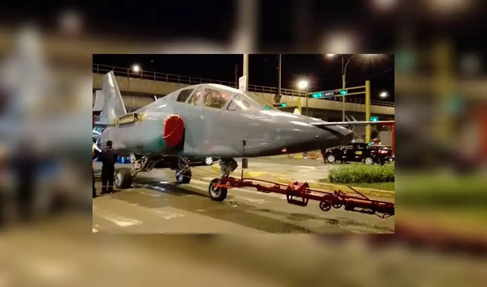 Facebook: aeronave aparece en avenida principal de Surco y sorprende a vecinos