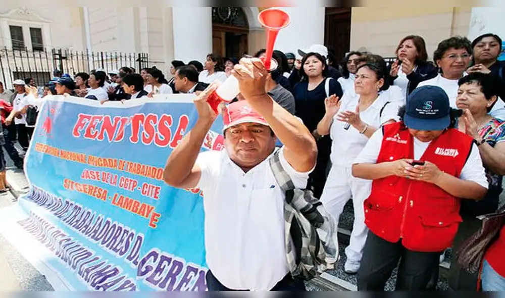 Sindicatos de trabajadores de salud inician huelga indefinida en Lambayeque Sindicatos de trabajadores de salud inician huelga indefinida en Lambayeque