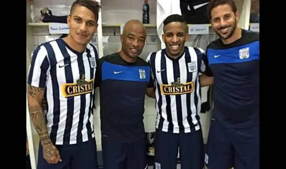 Farfán, Pizarro, Guerrero y Waldir jugando en el día del hincha blanquiazul. Foto: Prensa Alianza Lima Farfán, Pizarro, Guerrero y Waldir jugando en el día del hincha blanquiazul. Foto: Prensa Alianza Lima