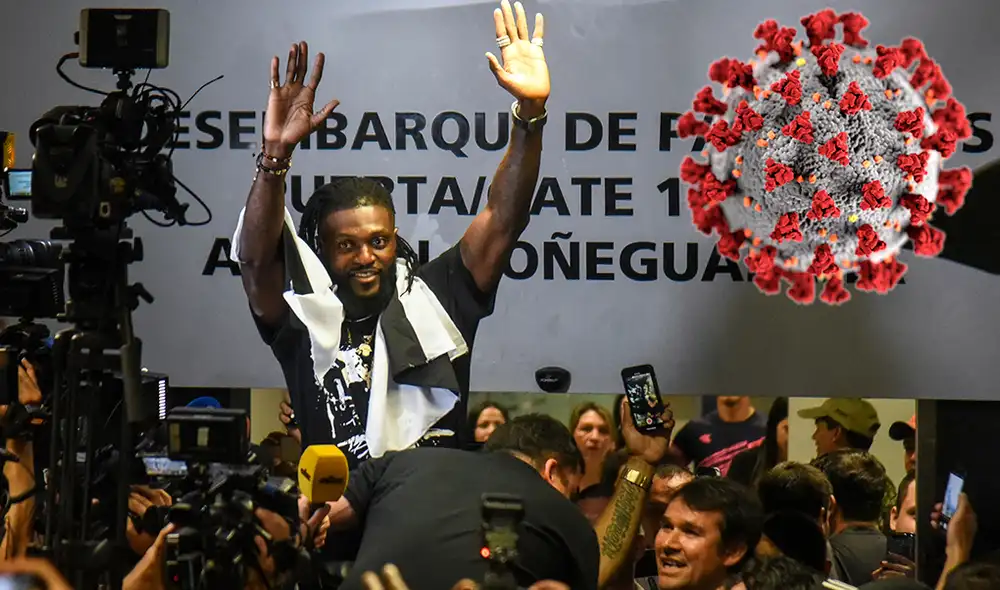 Emmanuel Adebayor es criticado por no donar en plena pandemia del coronavirus. | Foto: AFP Emmanuel Adebayor es criticado por no donar en plena pandemia del coronavirus. | Foto: AFP