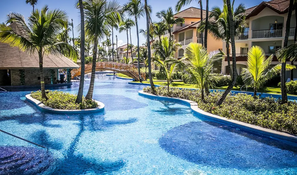 La inexplicable muerte de diez turistas en Punta Cana ha desatado pavor y una severa crisis en el turismo mundial.