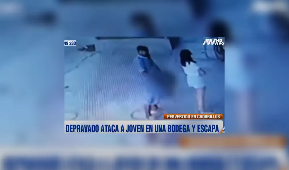 El agresor se colocó detrás de su víctima que esperaba en una bodega. (Foto: Captura ATV)
