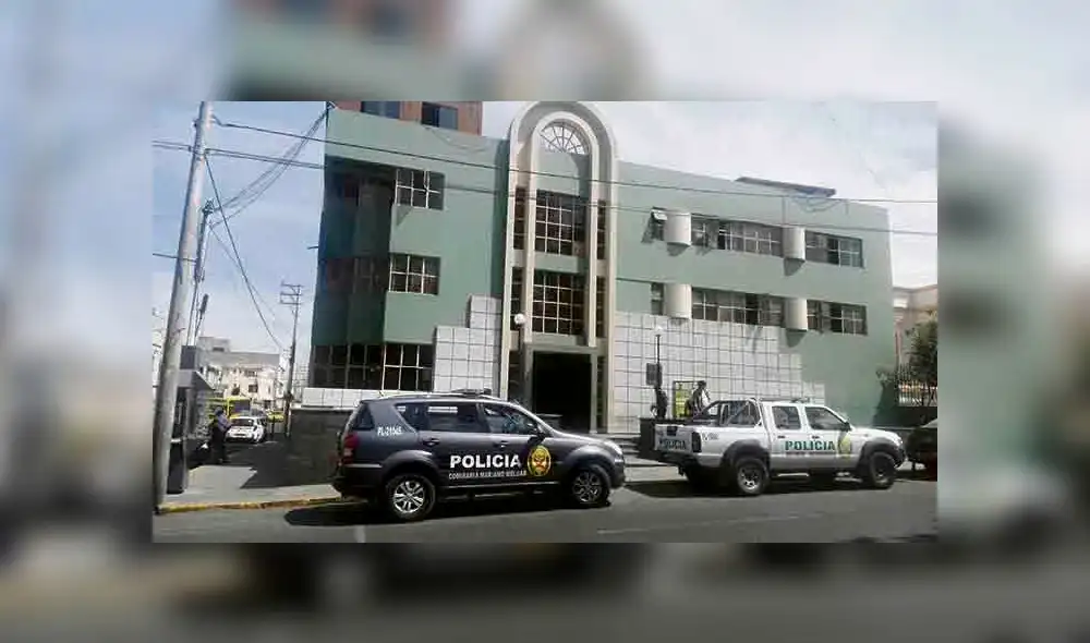 Delincuentes armados robaron 60 mil dólares a empresario en Surco Delincuentes armados robaron 60 mil dólares a empresario en Surco