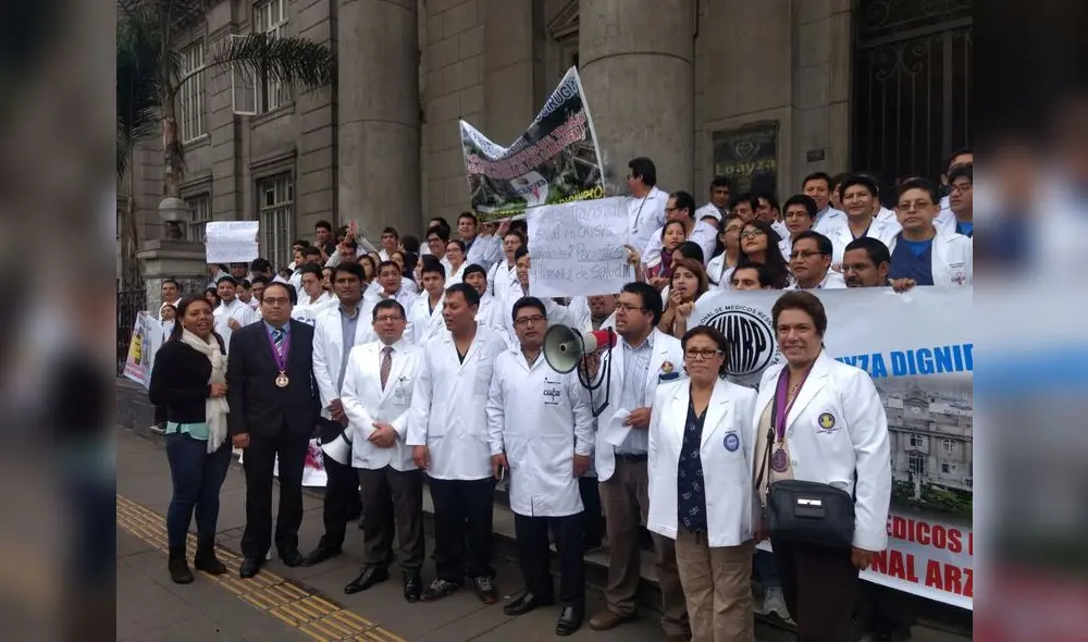 Médicos y jefa del Loayza chocan por denuncias de TBC Médicos y jefa del Loayza chocan por denuncias de TBC