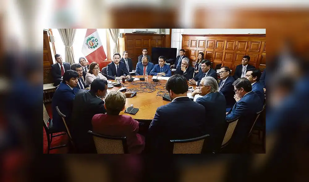 Congresistas se oponen a eliminar semana de representación
