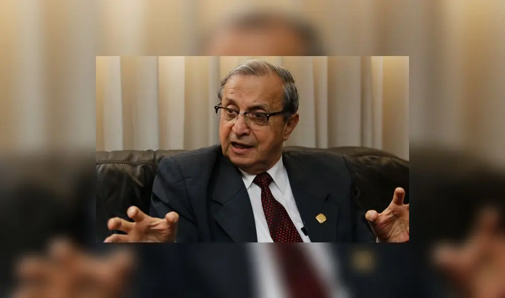 Mora se rehúsa a decir que no voten por él, pese a su denuncia por violencia familiar