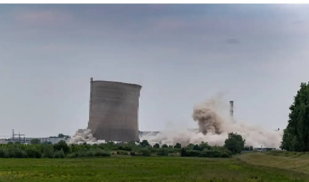Así fue la secuencia de destrucción de ambos reactores. Foto: Reuters Así fue la secuencia de destrucción de ambos reactores. Foto: Reuters