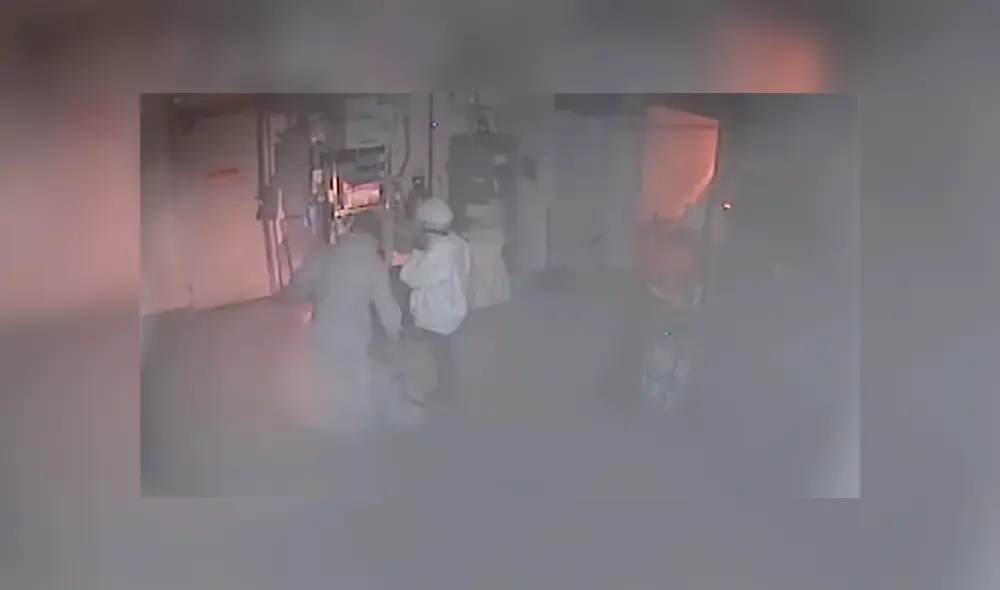 Roban un local e intentan escapar por el techo: se tropiezan y sufren aparatosa caída [VIDEO]