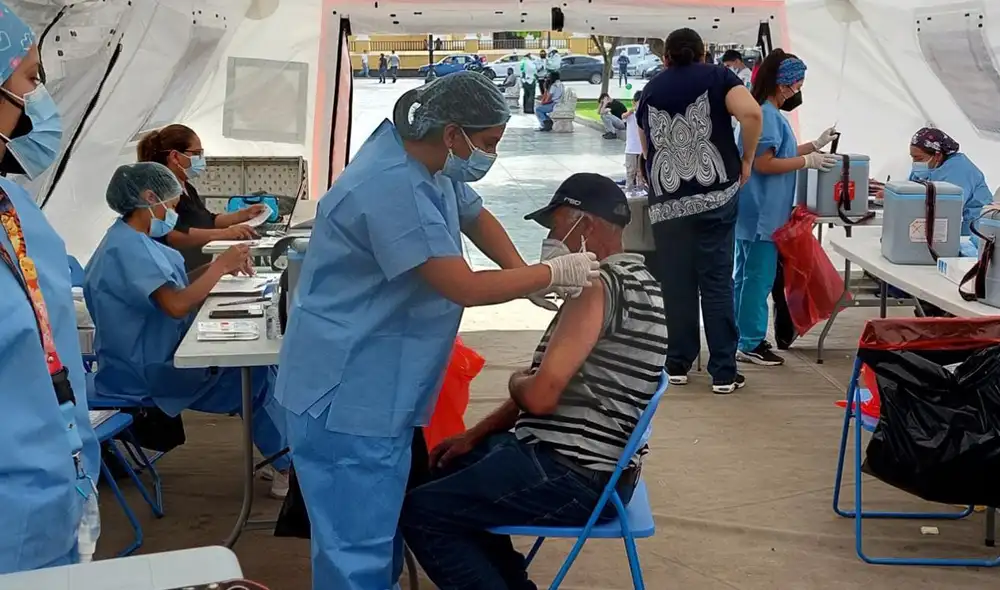 La vacunación contra el coronavirus salvó muchas vidas. Foto: La República La vacunación contra el coronavirus salvó muchas vidas. Foto: La República