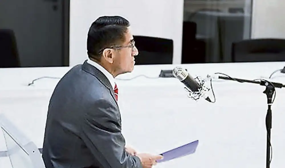 Mintió. César Hinostroza negó reunión con Bustamante, pero informe secreto lo desmiente. Mintió. César Hinostroza negó reunión con Bustamante, pero informe secreto lo desmiente.