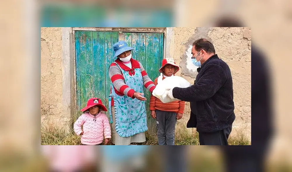 Obispo donó los víveres a las familias más vulnerables en Puno.
