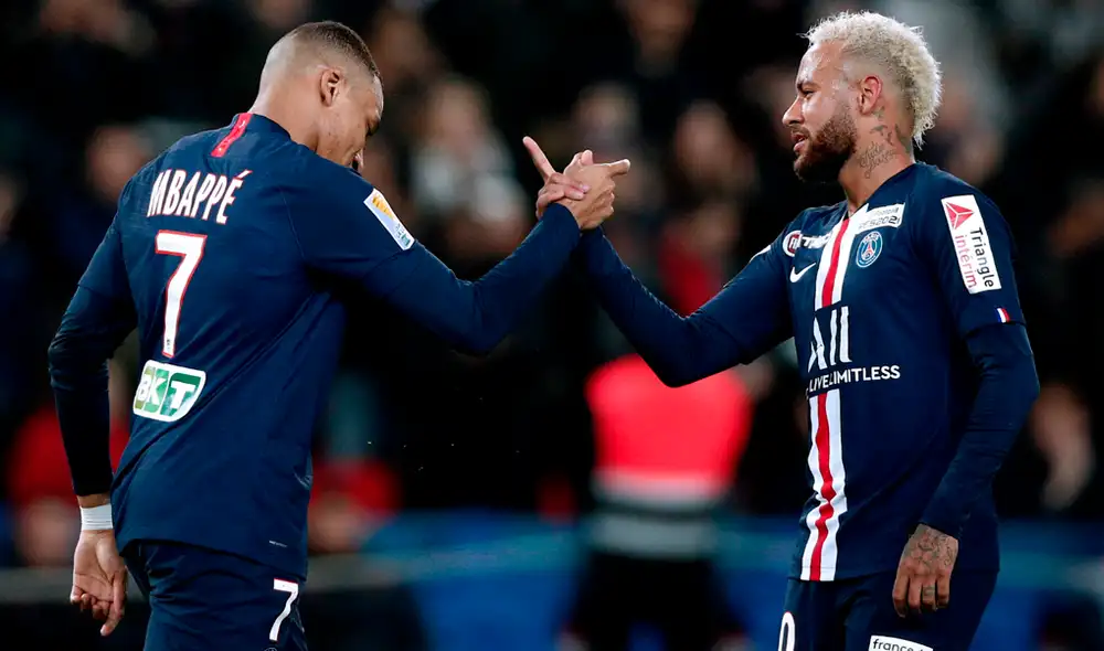 Neymar 'picó' el balón ante Ruffier y convirtió un golazo en el partido entre PSG y Saint Etienne. | Foto: EFE Neymar 'picó' el balón ante Ruffier y convirtió un golazo en el partido entre PSG y Saint Etienne. | Foto: EFE