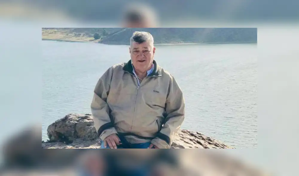 El hombre tiene 64 años de edad.