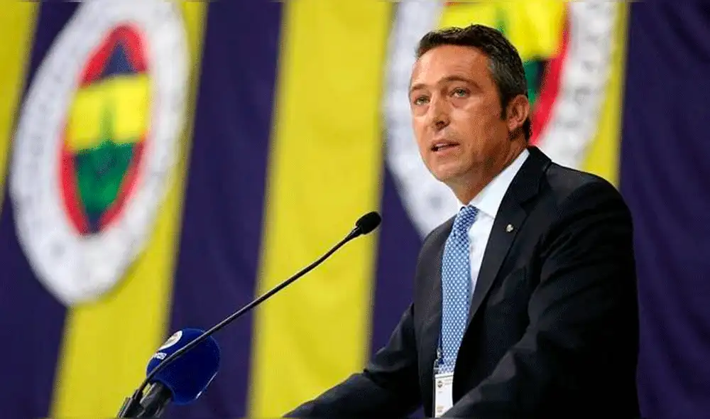 Presidente de Fenerbahce perdió los papeles tras derrota de su equipo contra el Galatasaray [VIDEO]