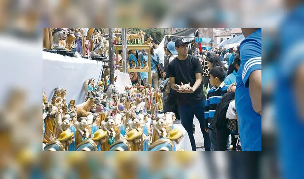 Feria tradicional se realiza cada 24 de diciembre en la Plaza de Armas de Cusco. Feria tradicional se realiza cada 24 de diciembre en la Plaza de Armas de Cusco.